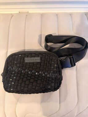NWOT Parker & Hyde Black Metallic Woven Neoprene Belt Bag Crossbody